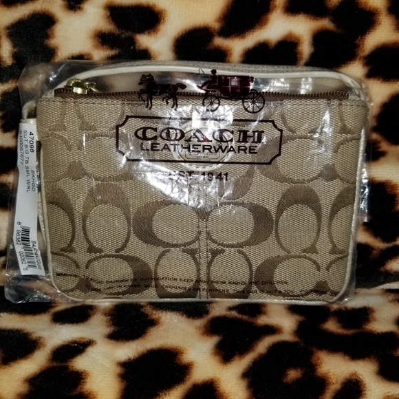 Coach Wristlet - Picture 2 of 4